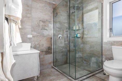 Photo of property in 37 Fairfield Road, Levin, 5510