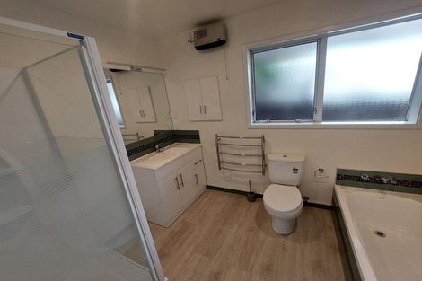 Photo of property in 9 Camberwell Place, Avonhead, Christchurch, 8042