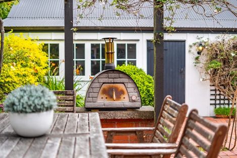 Photo of property in 88 Pinehaven Road, Pinehaven, Upper Hutt, 5019