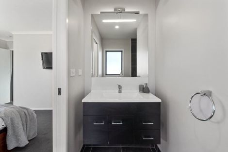 Photo of property in 27 Pukeko Way, Kinloch, Taupo, 3377