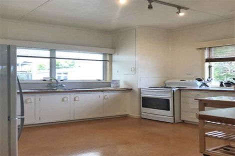 Photo of property in 5 Harbour View Road, Point Chevalier, Auckland, 1022