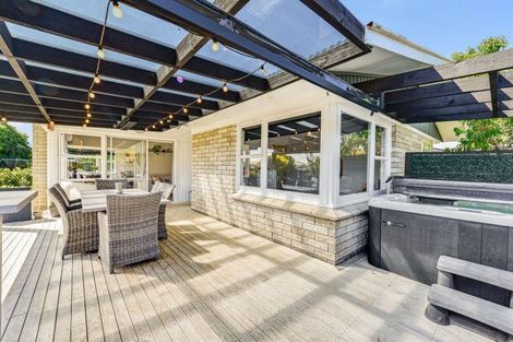 Photo of property in 2 Katherine Place, Melville, Hamilton, 3206