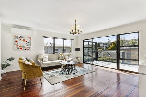 Photo of property in 10b Matipo Road, Mairangi Bay, Auckland, 0630