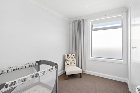 Photo of property in 74 Oroua Street, Eastbourne, Lower Hutt, 5013