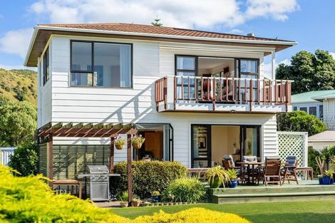 Photo of property in 1 Porter Place, Paekakariki, 5034