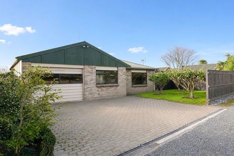 Photo of property in 67 Bowen Street, Cambridge, 3434