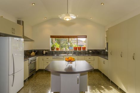 Photo of property in 33 Bottle Lake Drive, Parklands, Christchurch, 8083