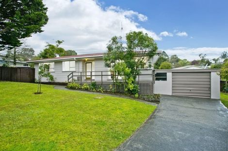 Photo of property in 15 Sequoia Place, Sunnynook, Auckland, 0620