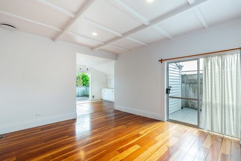 Photo of property in 2/13 Hart Road, Hauraki, Auckland, 0622