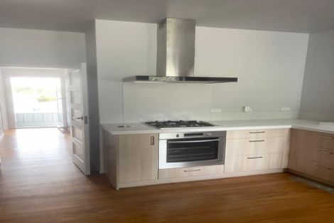 Photo of property in 164 Queen Street, Northcote Point, Auckland, 0627