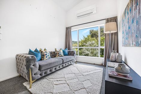 Photo of property in 28 Shah Place, Glen Eden, Auckland, 0602