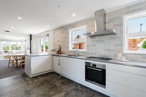 Photo of property in 10 Mears Road, St Andrews, Hamilton, 3200