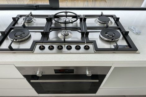 Photo of property in 16 Pohewa Road, Silverdale, 0932