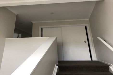 Photo of property in 9 Panakenake Way, Flat Bush, Auckland, 2019