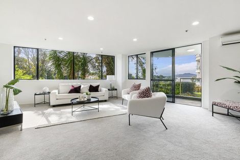 Photo of property in 5c The Promenade, Takapuna, Auckland, 0622