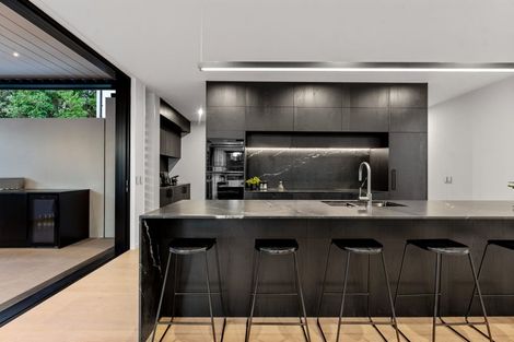 Photo of property in 17a Roland Road, Greenhithe, Auckland, 0632