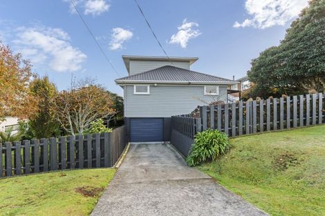 Photo of property in 49 Queens Road, Glen Avon, New Plymouth, 4312