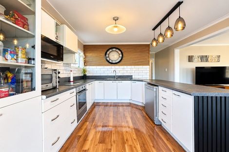 Photo of property in 17 Mortlake Street, Islington, Christchurch, 8042