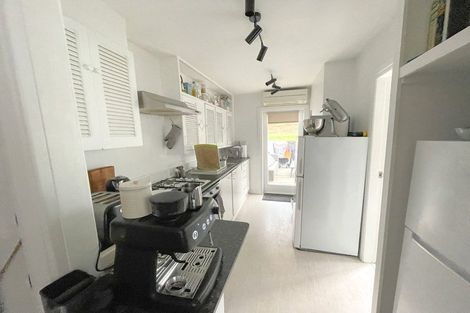 Photo of property in 10 Royal Street, Berhampore, Wellington, 6023