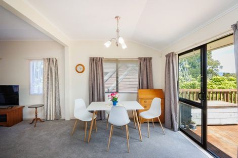 Photo of property in 9 Hillgrove Place, Fitzherbert, Palmerston North, 4410