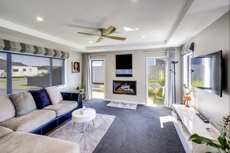 Photo of property in 28 Kaituna Place, Te Awa, Napier, 4110