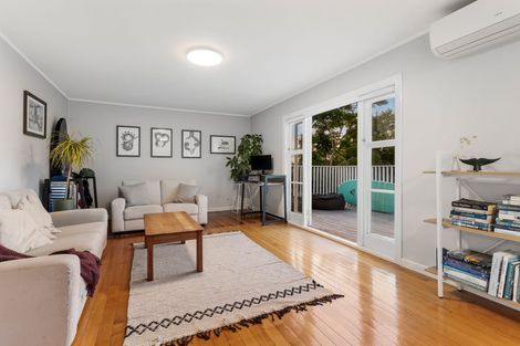 Photo of property in 48b Heathcote Road, Castor Bay, Auckland, 0620