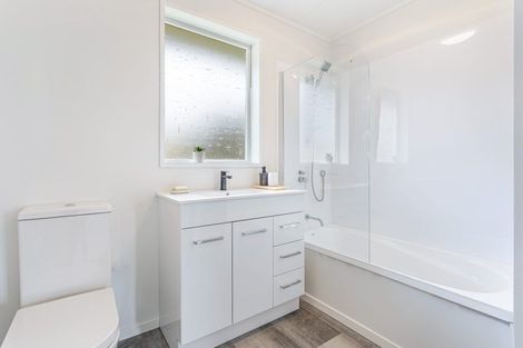 Photo of property in 20 Reinga Place, Massey, Auckland, 0614