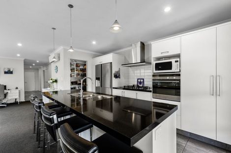 Photo of property in 162 Lakes Boulevard, Pyes Pa, Tauranga, 3112