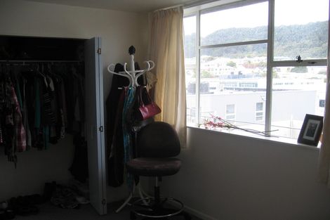 Photo of property in Grandstand Apartments, 6/80 Kent Terrace, Mount Victoria, Wellington, 6011