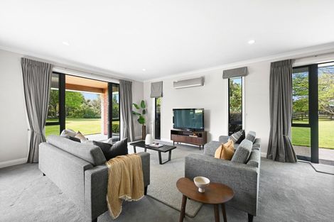 Photo of property in 10 East Ridge Grove, Newstead, Hamilton, 3286