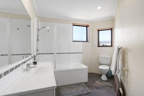 Photo of property in 70 Palmgreen Court, Stanmore Bay, Whangaparaoa, 0932