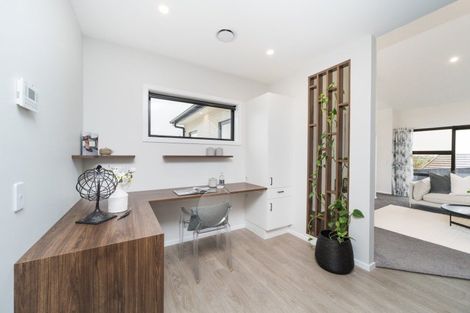 Photo of property in 44 Vaucluse Heights, Fitzherbert, Palmerston North, 4410