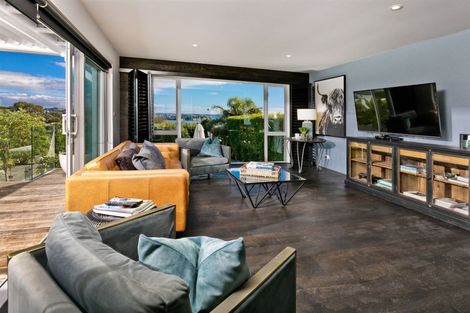 Photo of property in 63 Tiri Road, Manly, Whangaparaoa, 0930