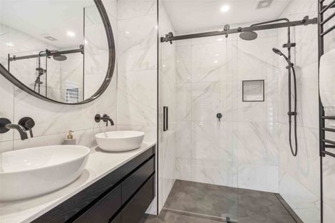 Photo of property in 595/93 Beach Road, Castor Bay, Auckland, 0620