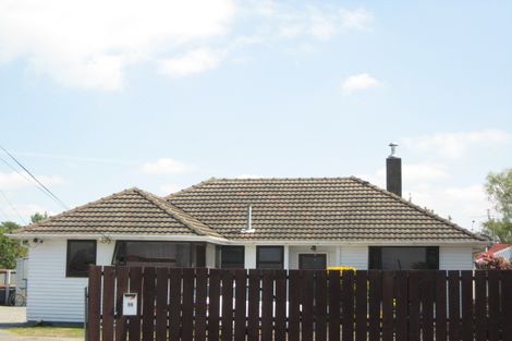 Photo of property in 15 Merrington Crescent, Aranui, Christchurch, 8061