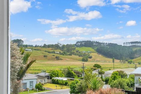 Photo of property in 15 Awaroa Road, Helensville, 0800