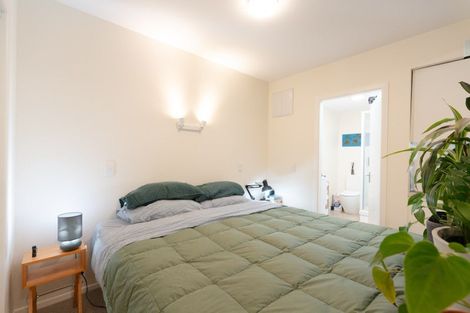 Photo of property in 42 Eden Street, Island Bay, Wellington, 6023