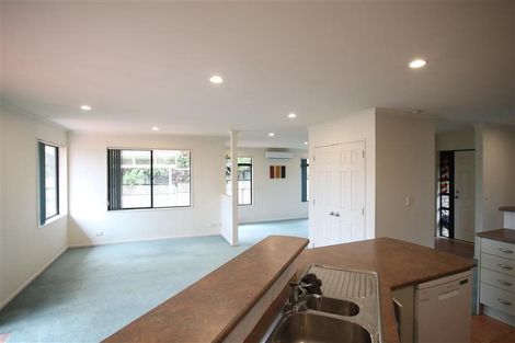 Photo of property in 16 Brittany Drive, Henderson, Auckland, 0612