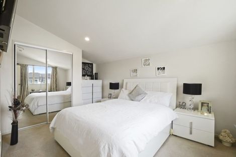 Photo of property in 4 Andy Crescent, Flat Bush, Auckland, 2016