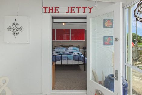 Photo of property in 2a Andresen Street, Foxton Beach, Foxton, 4815