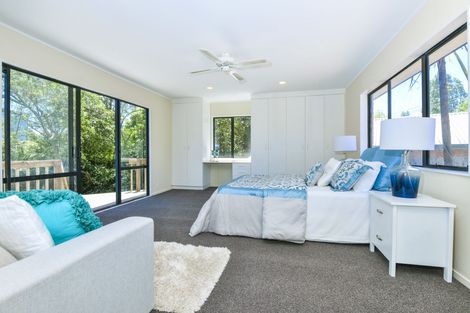 Photo of property in 5 Avonleigh Road, Green Bay, Auckland, 0604