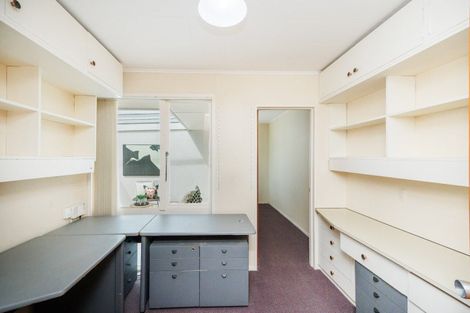 Photo of property in 17 Chilton Grove, Hokowhitu, Palmerston North, 4410