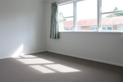 Photo of property in 27 Point England Road, Point England, Auckland, 1072
