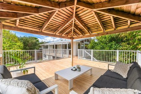 Photo of property in 99 Matipo Road, Te Atatu Peninsula, Auckland, 0610