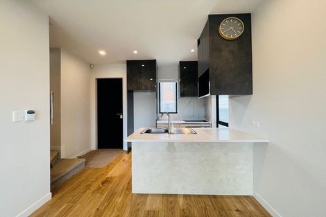 Photo of property in 18 Parahau Road, Papakura, 2110