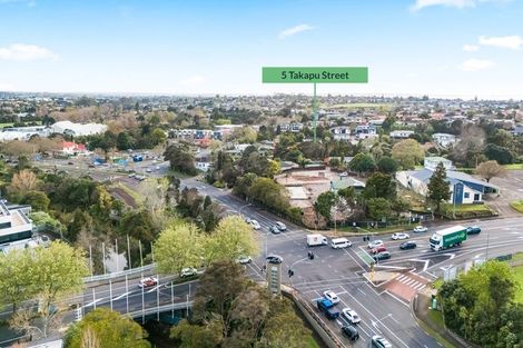 Photo of property in 5 Takapu Street, Henderson, Auckland, 0612