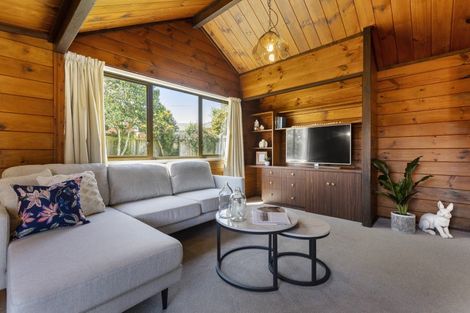 Photo of property in 295 Mangorei Road, Merrilands, New Plymouth, 4312