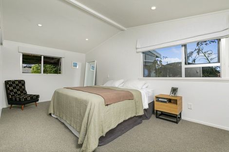 Photo of property in 5 Ngatira Road, Muriwai, Waimauku, 0881