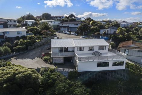 Photo of property in 8 Finn Place, Titahi Bay, Porirua, 5022