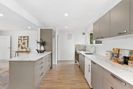Photo of property in 51 Cyclarama Crescent, Massey, Auckland, 0614